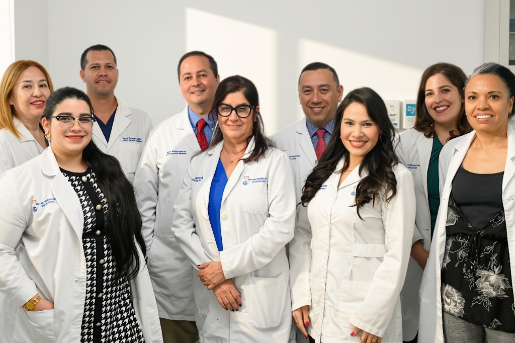 Adult and Geriatric Center of South Florida clinicians standing together